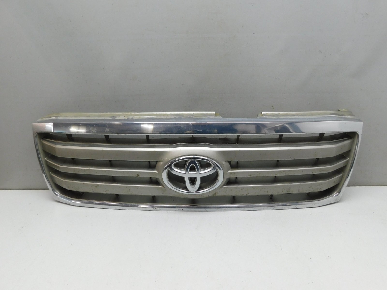 Решетка радиатора Toyota Land Cruiser (100) 1998-2007