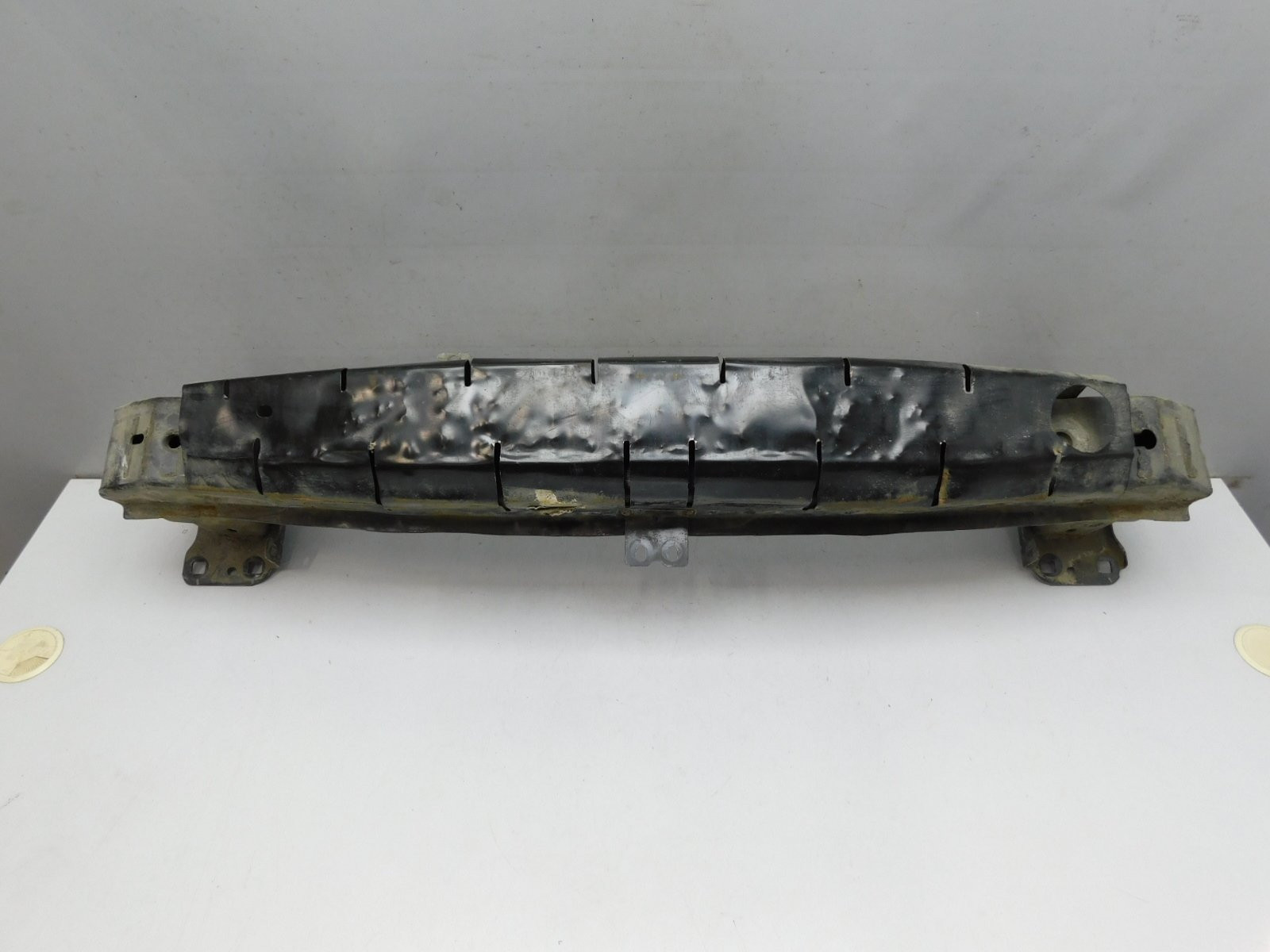 Усилитель переднего бампера Volkswagen Jetta 2011>