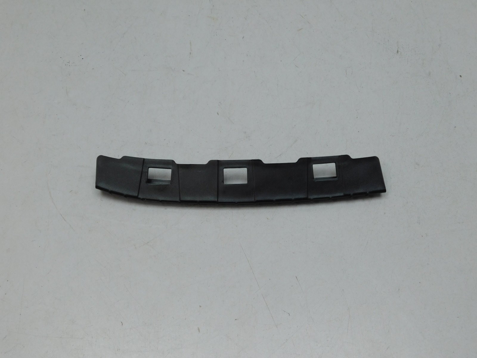 Направляющая переднего бампера Hyundai Creta 2016>