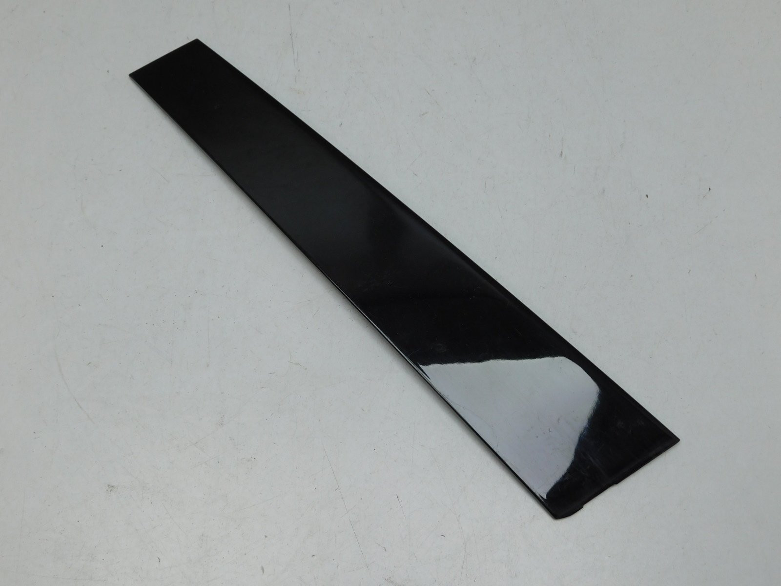 Накладка двери передней правой Hyundai Santa Fe 2012-2018