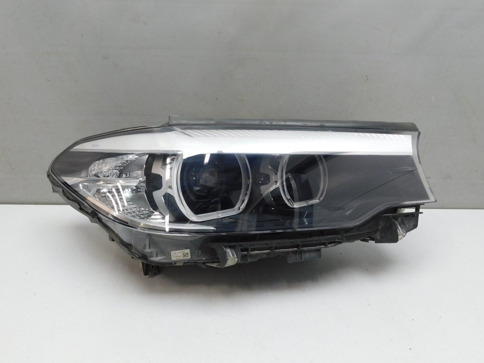 Фара правая BMW 5-серия G30 2016>