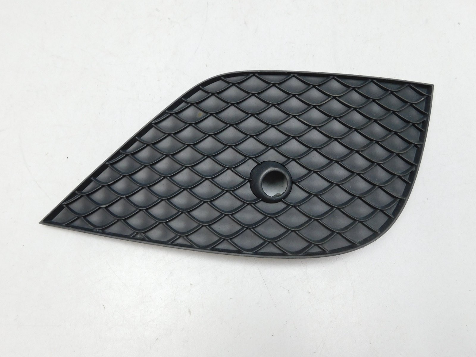 Решетка в бампер правая Mercedes-Benz E-Klasse W213 2016>