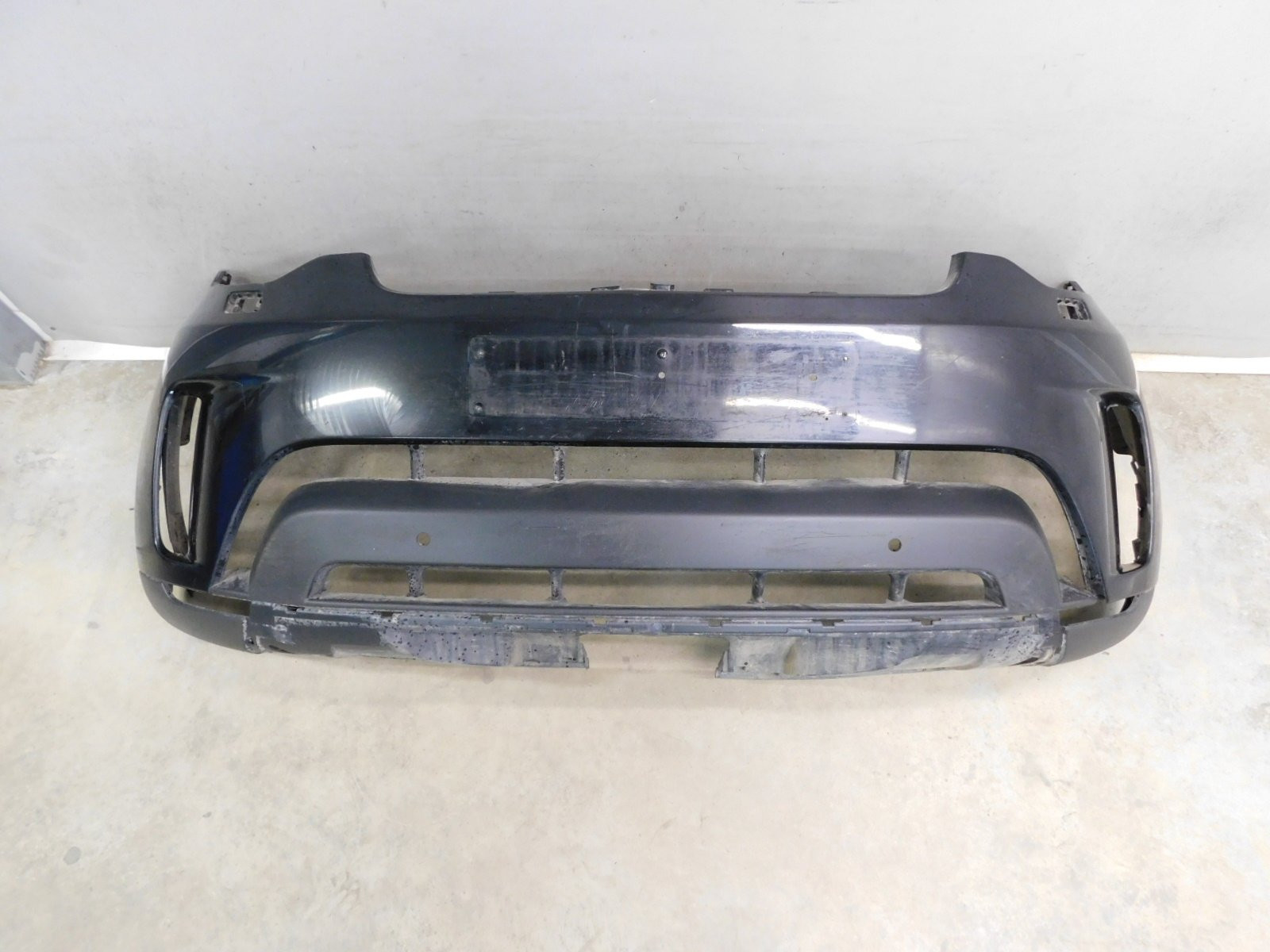 Бампер передний Land Rover Discovery V 2017>