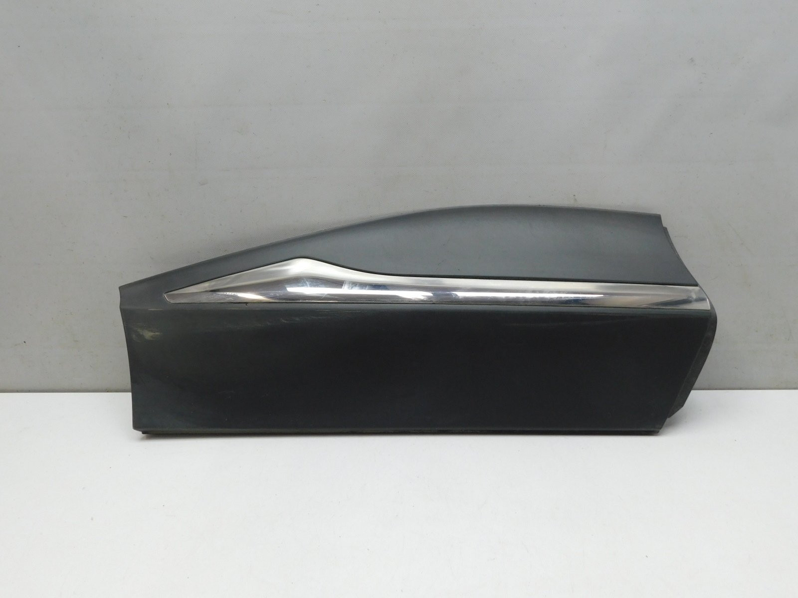 Накладка двери задней правой Renault Kaptur 2016>