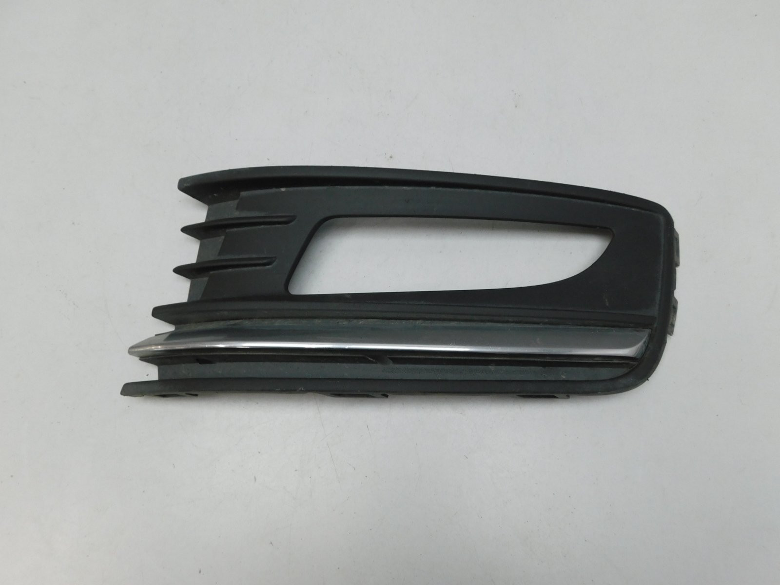 Решетка в бампер левая Volkswagen Polo Sedan 2011-2020