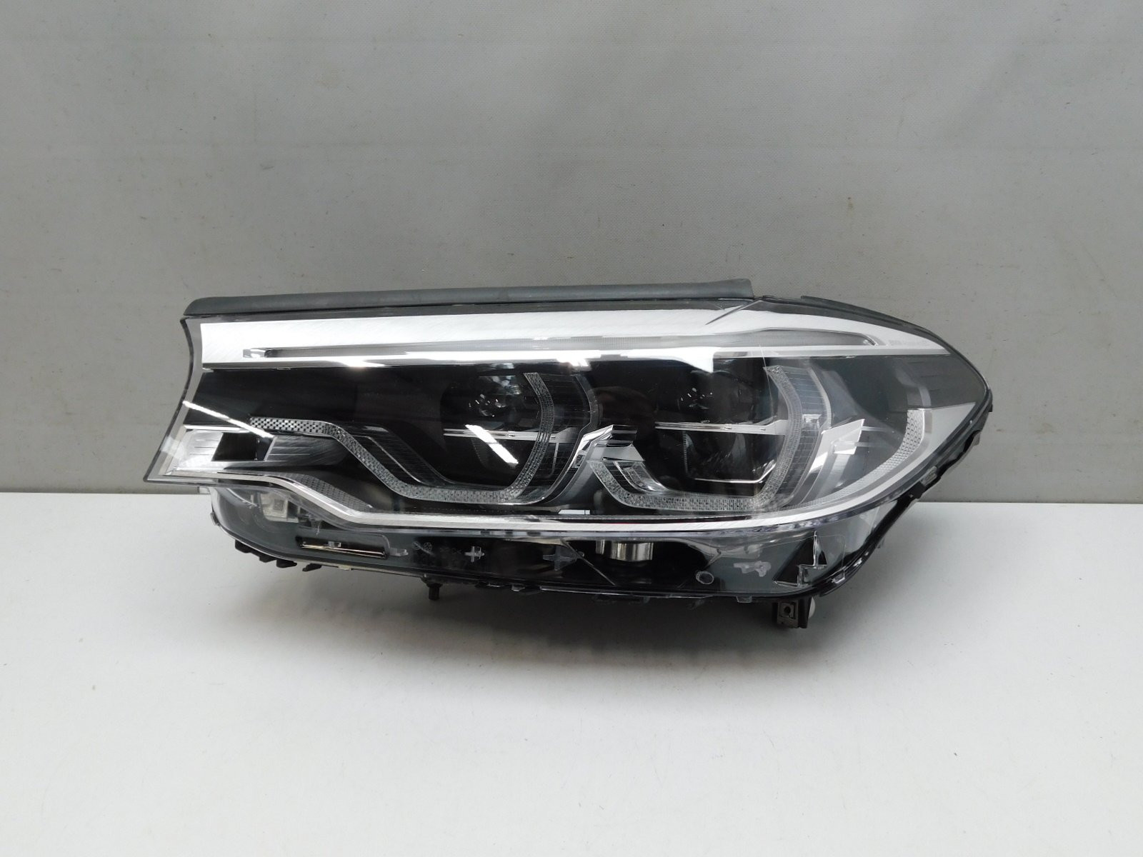 Фара левая BMW 5-серия G30 2016>