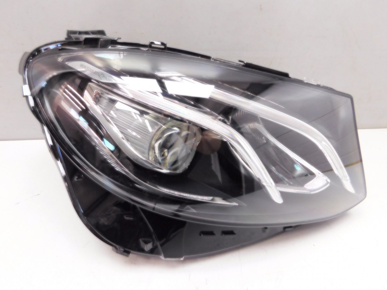 Фара правая Mercedes-Benz E-Klasse W213 2016>