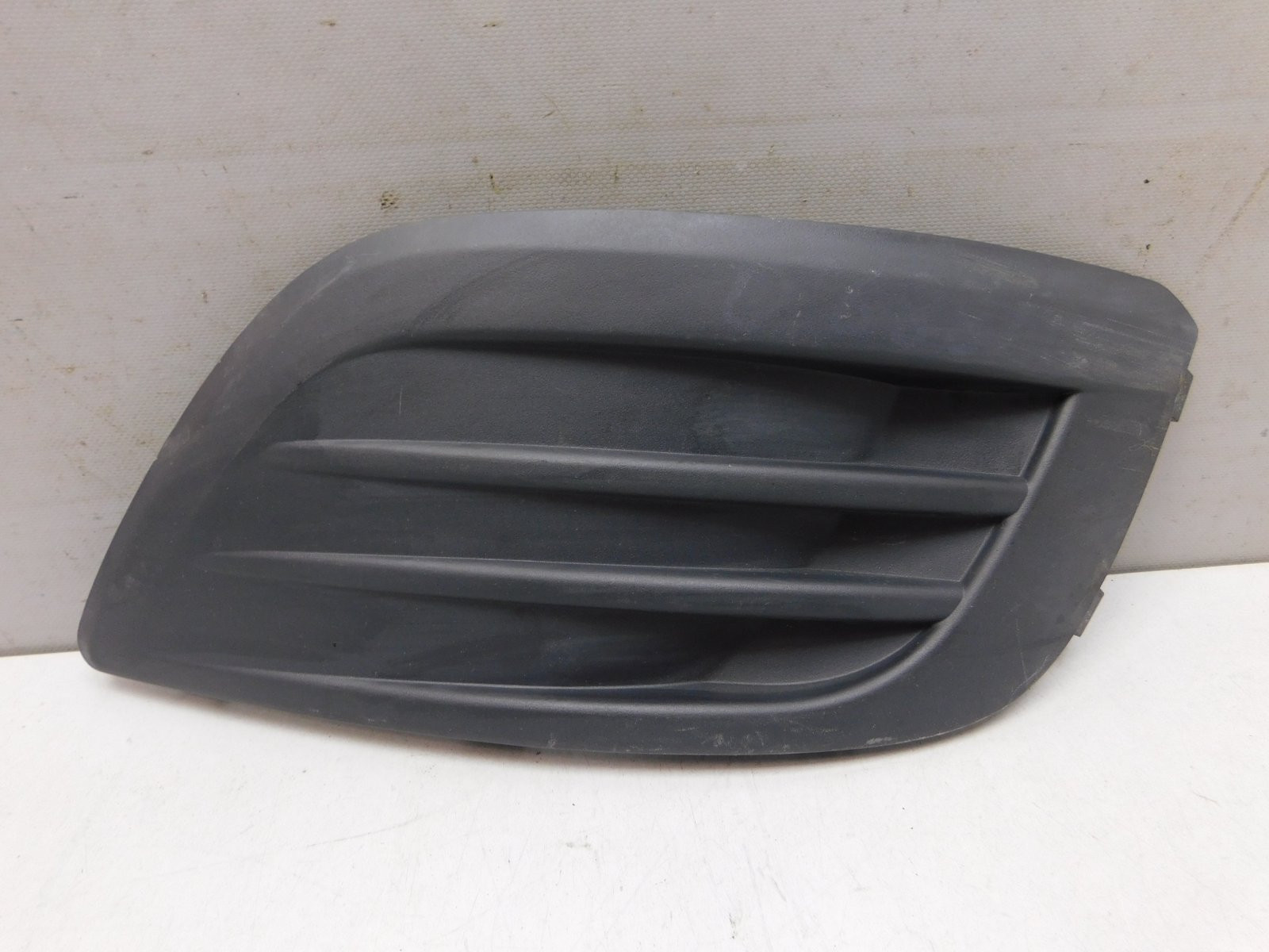 Решетка в бампер левая VAZ Lada Largus 2011>