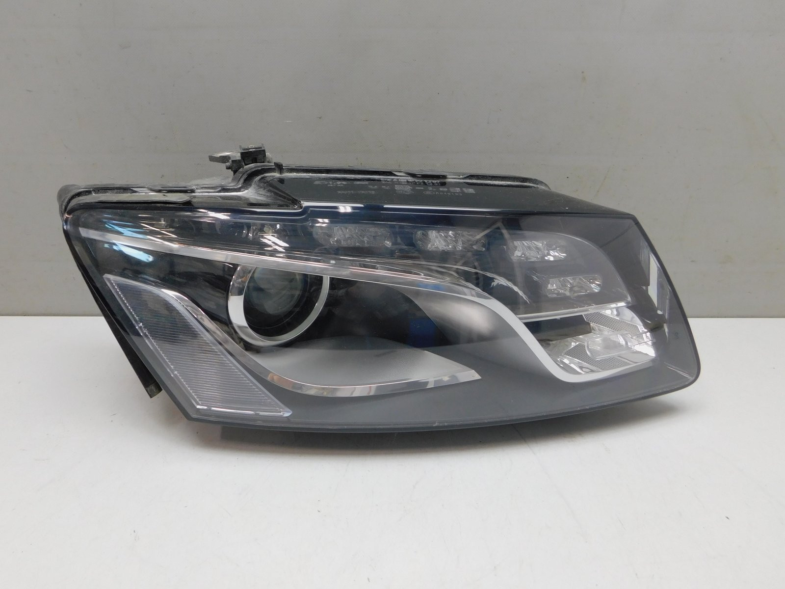 Фара правая Audi Q5 2008-2017