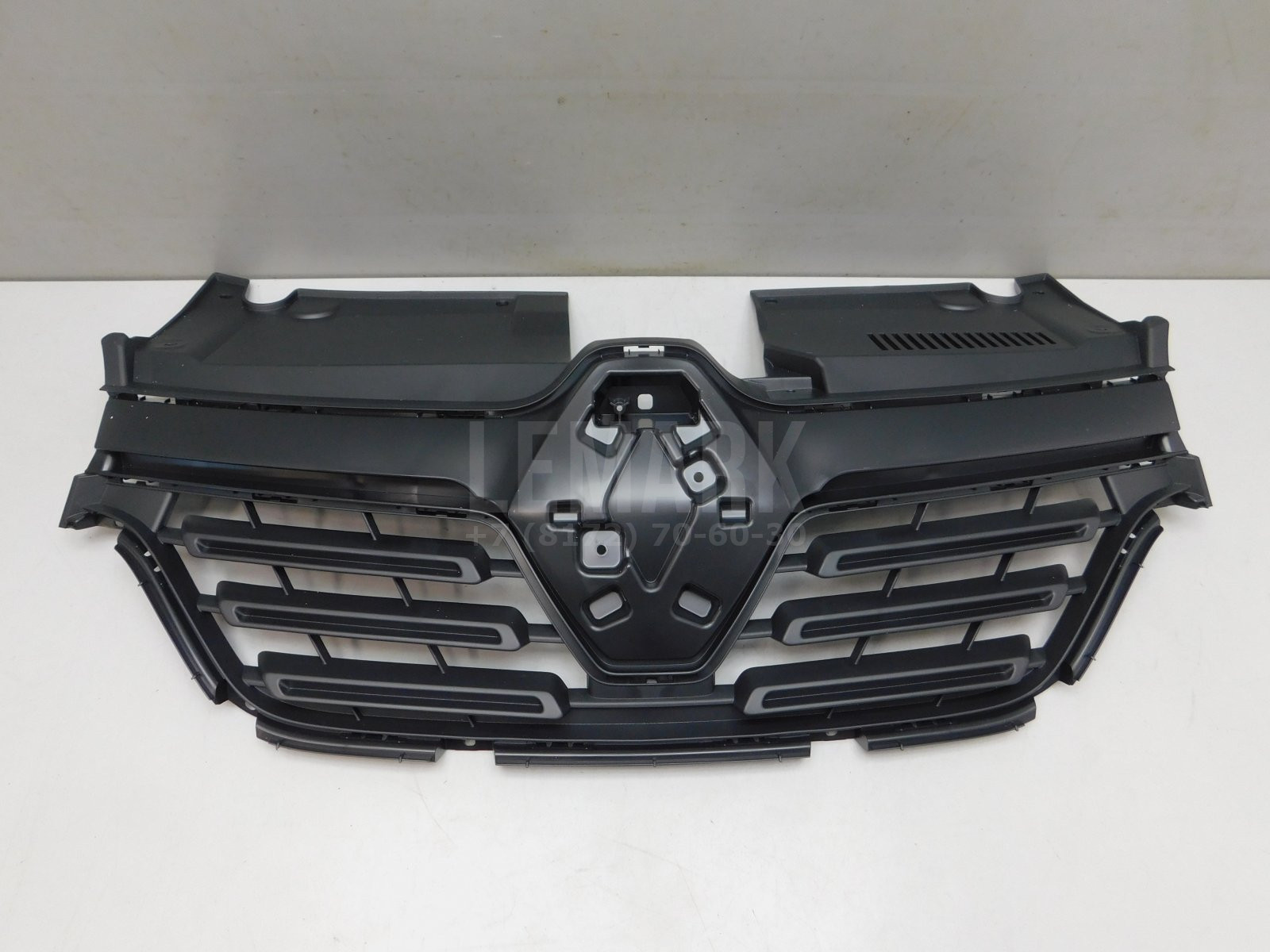Решетка радиатора Renault Logan II 2014> Renault 623105887R