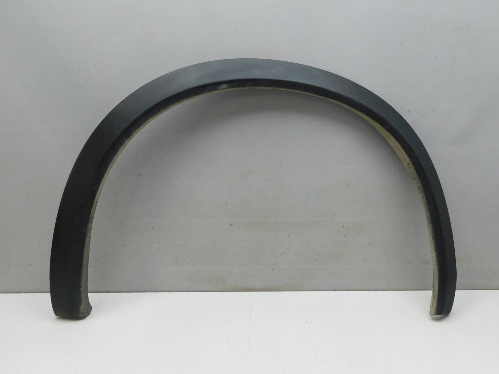 Накладка крыла переднего правого Volvo S60 2010-2018