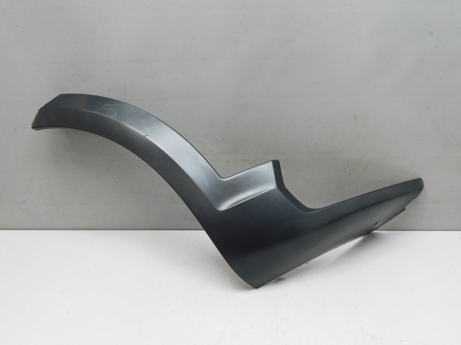 Накладка переднего бампера Volvo V90 Cross Country 2017>