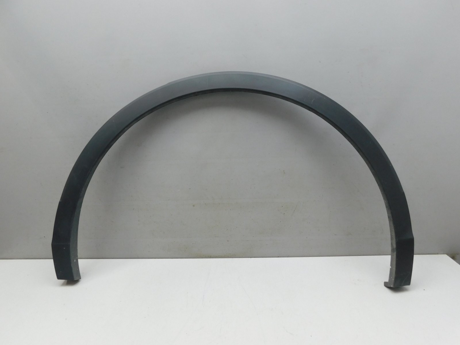 Накладка крыла заднего  левого Volkswagen Tiguan 2017>