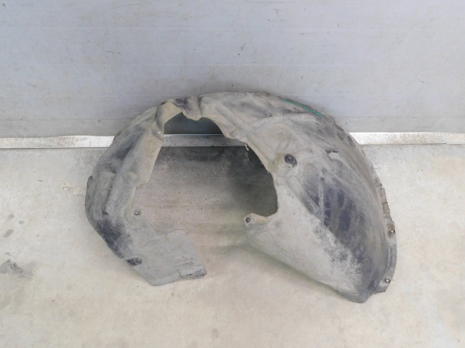 Локер передний правый Volkswagen Touareg 2010>