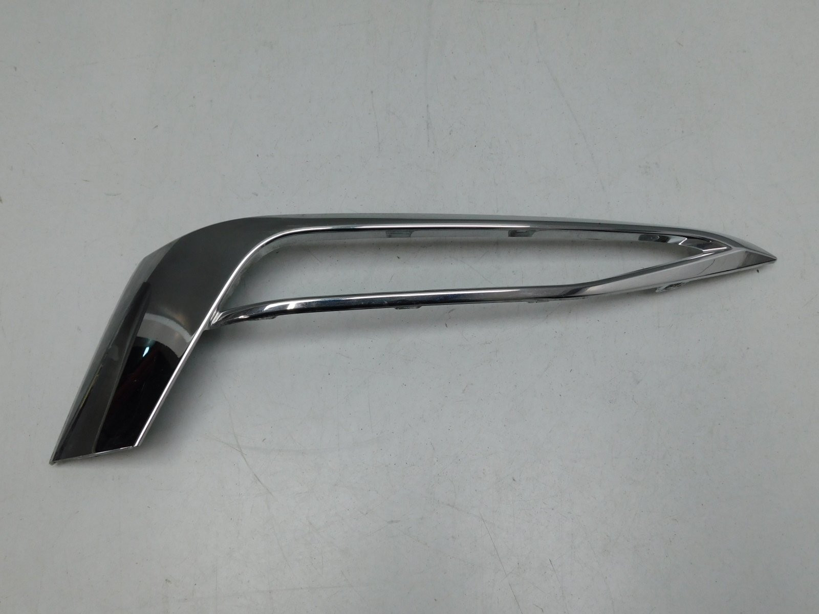 Накладка переднего бампера BMW 5-серия G30 2016>