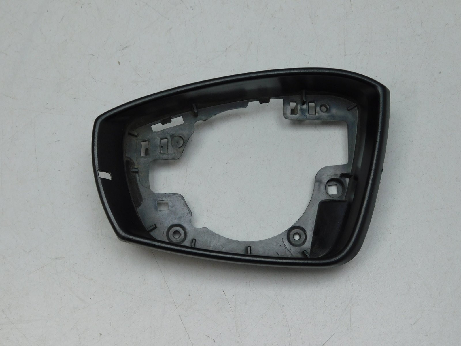 Накладка зеркала левого Volkswagen Polo Sedan 2011-2020