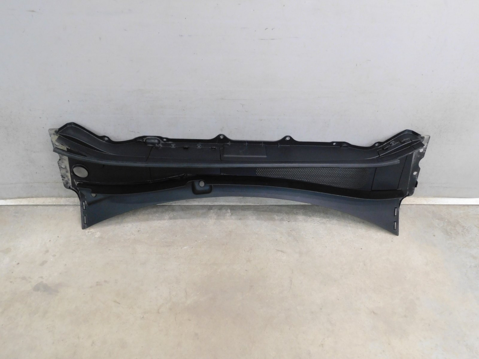 Решетка стеклооч. (планка под ло Volvo XC90 2015>