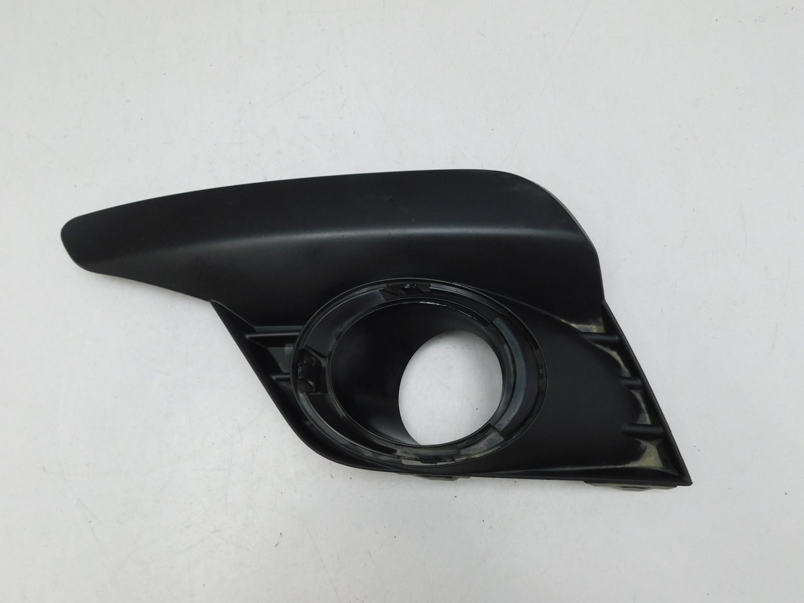 Решетка в бампер левая Renault Logan II 2014>