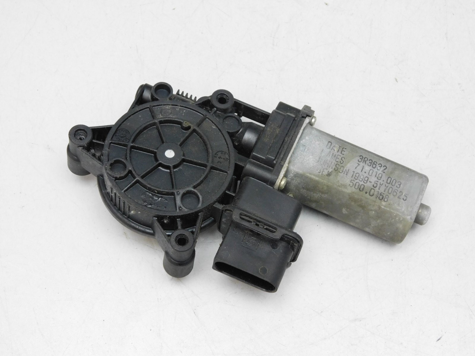 Моторчик стеклоподъемника BMW 3-серия F30 2011>