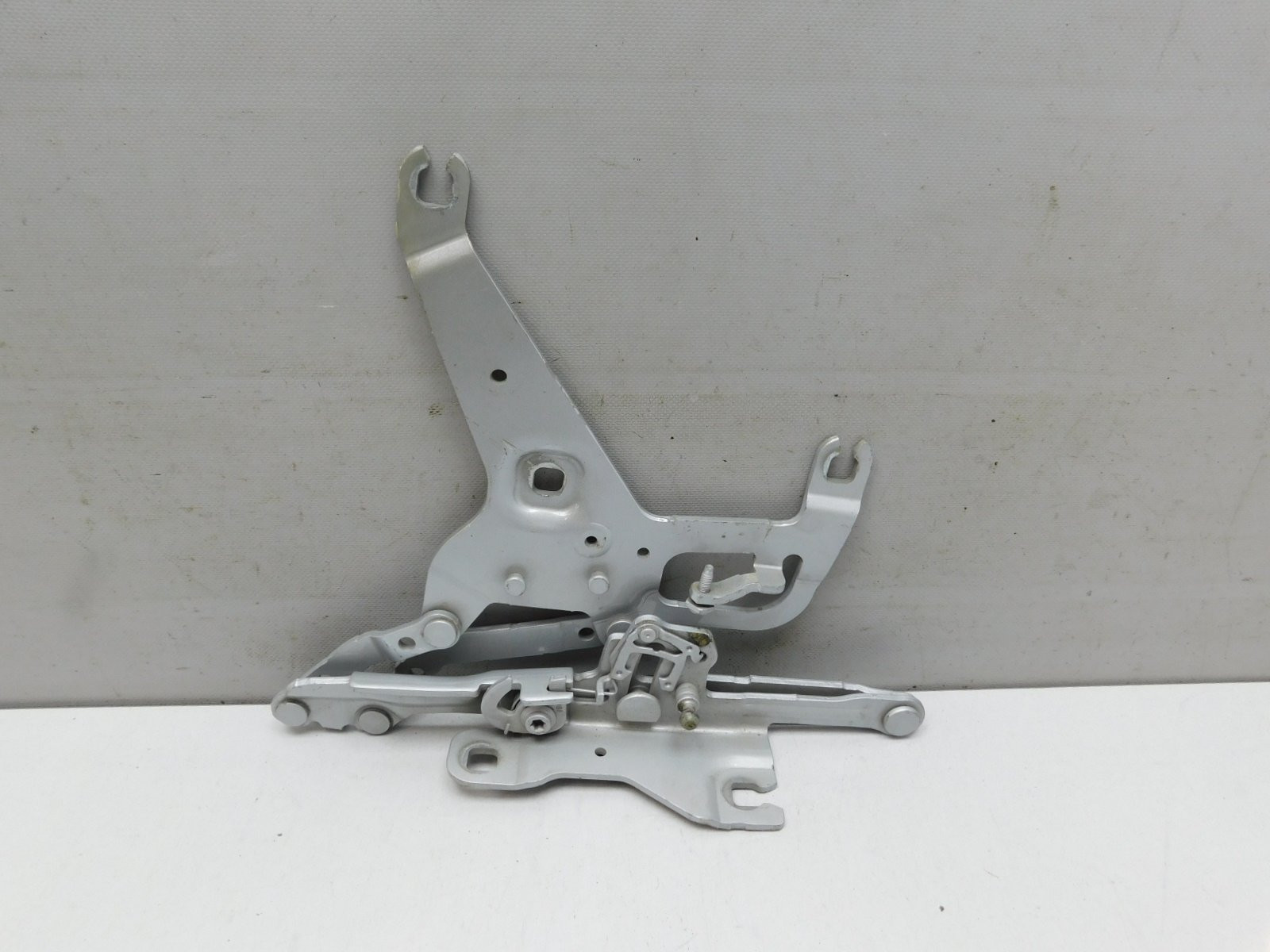 Петля капота правая BMW X5 F15 2013-2018