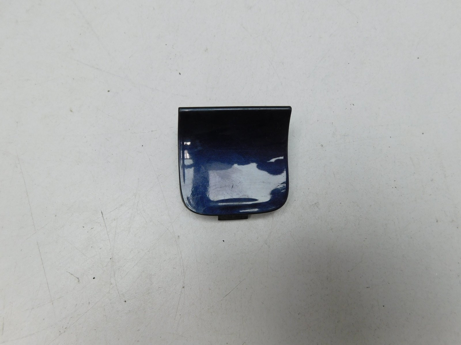 Заглушка буксировочного крюка Volvo XC60 2008-2017