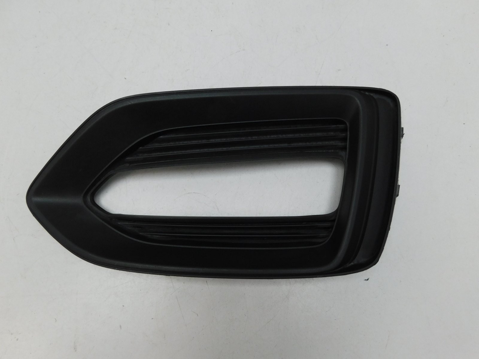 Решетка в бампер правая Hyundai Solaris 2017>