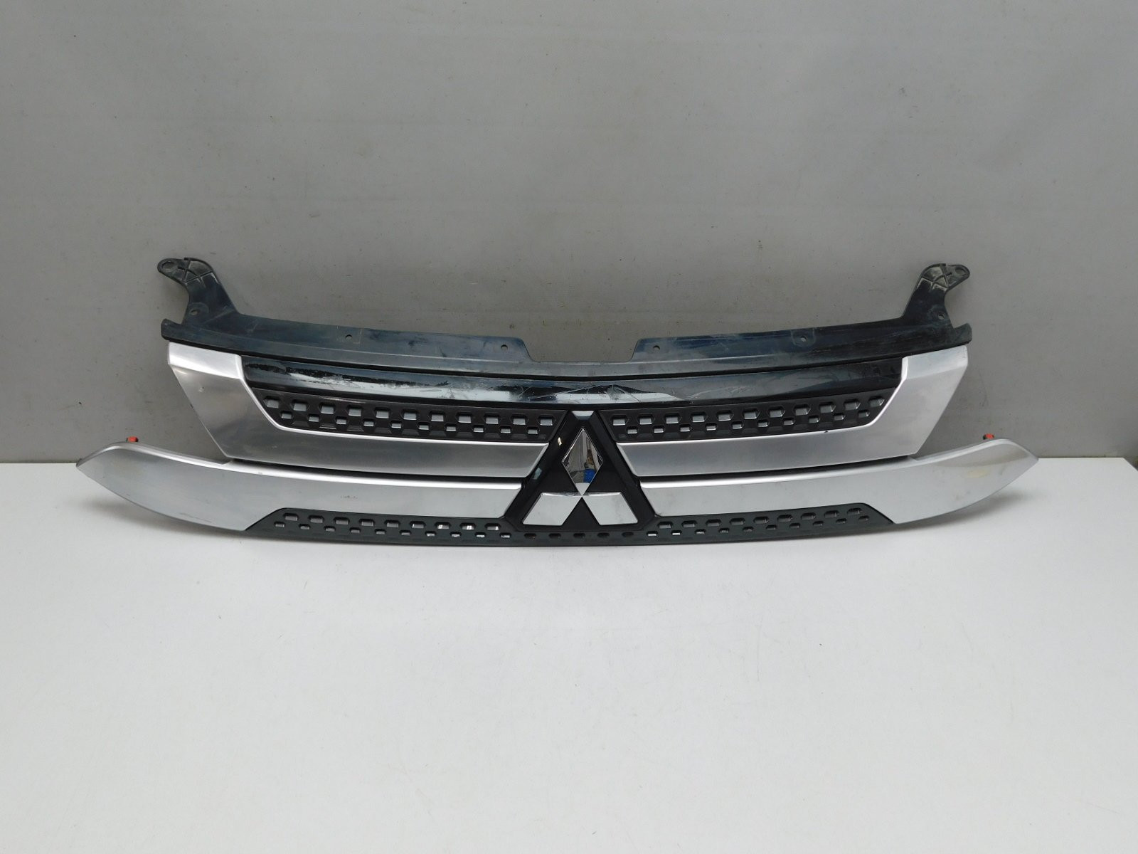 Решетка радиатора Mitsubishi Outlander 2012>