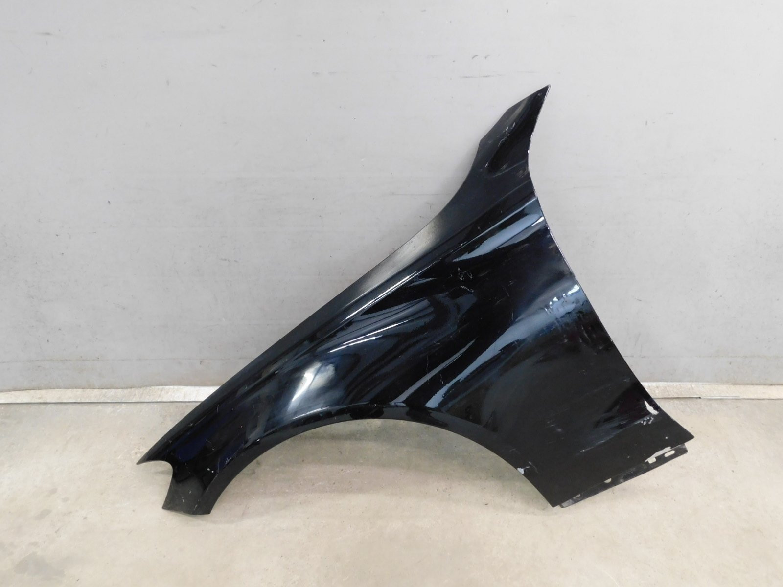 Крыло переднее левое Mercedes-Benz C-Klasse W205 2013>