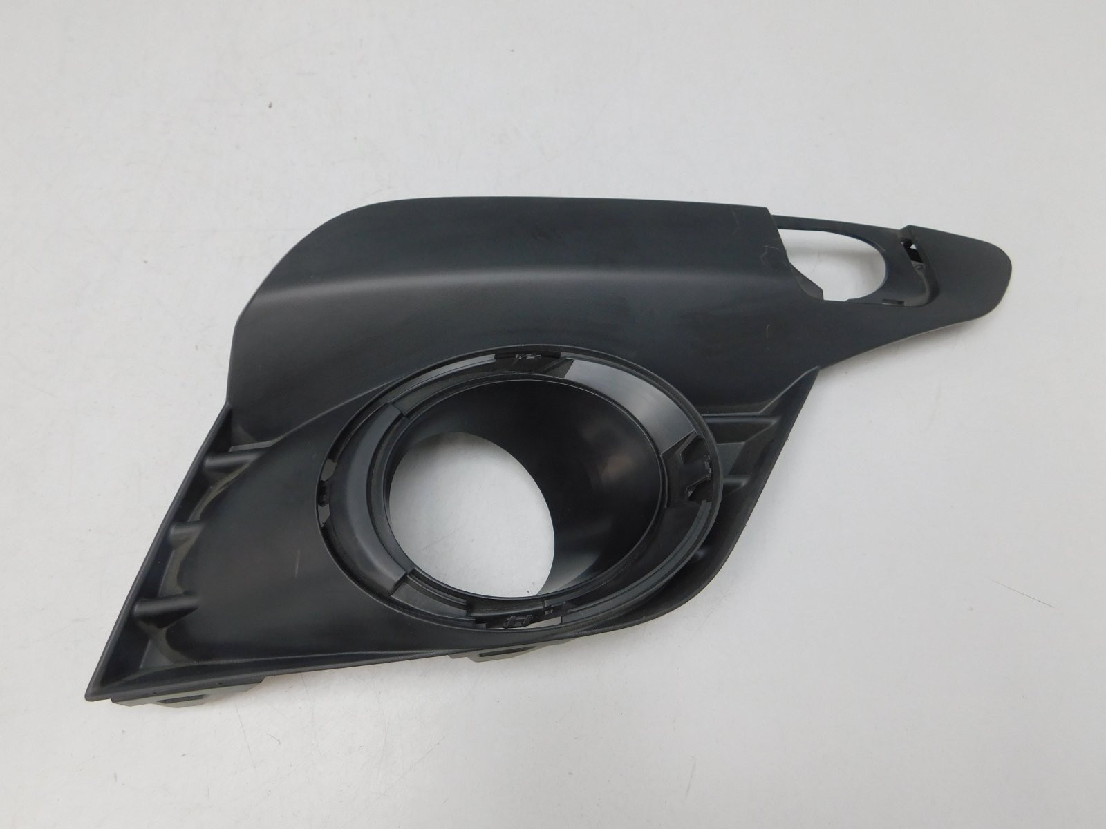 Решетка в бампер правая Renault Logan II 2014>