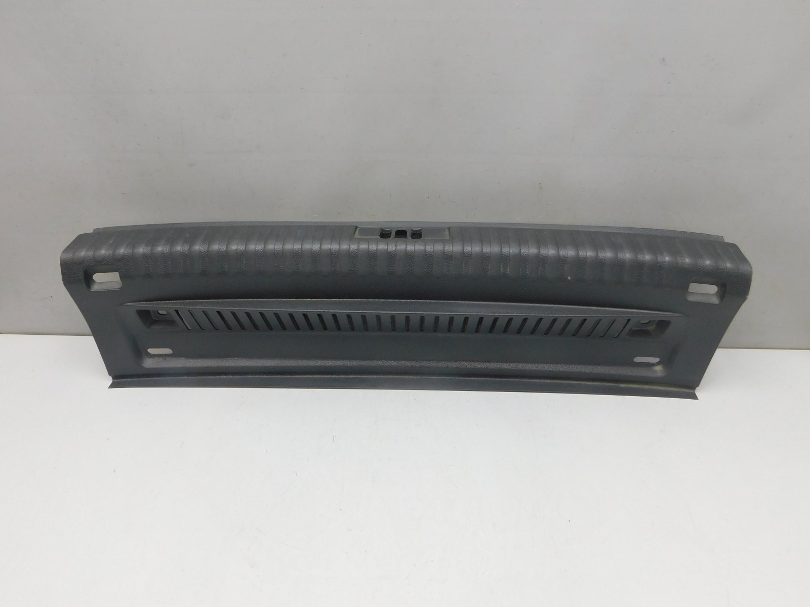 Обшивка багажника Volkswagen Tiguan 2007-2017