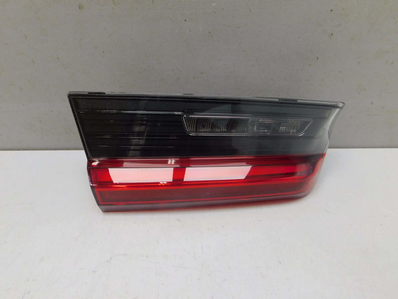Фонарь задний внутренний левый BMW 3-серия G20 2018>
