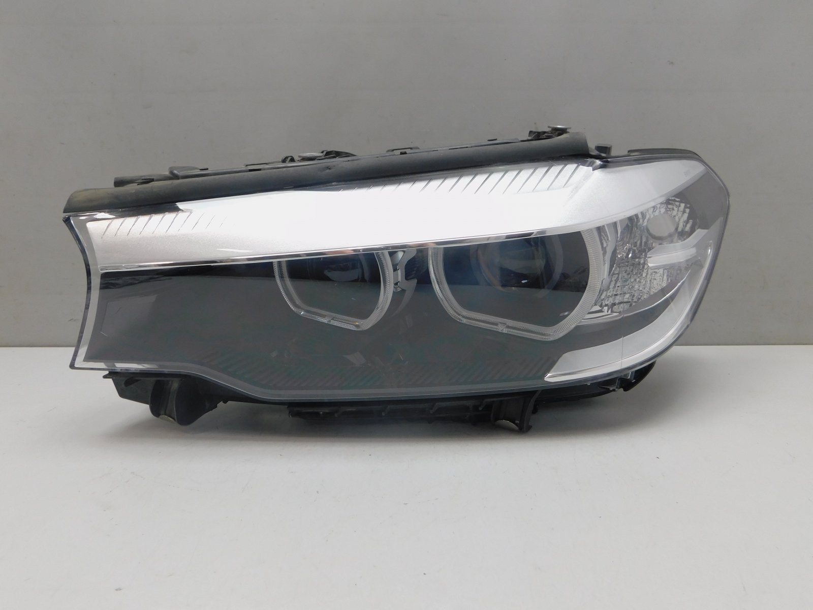 Фара левая BMW 5-серия G30 2016>