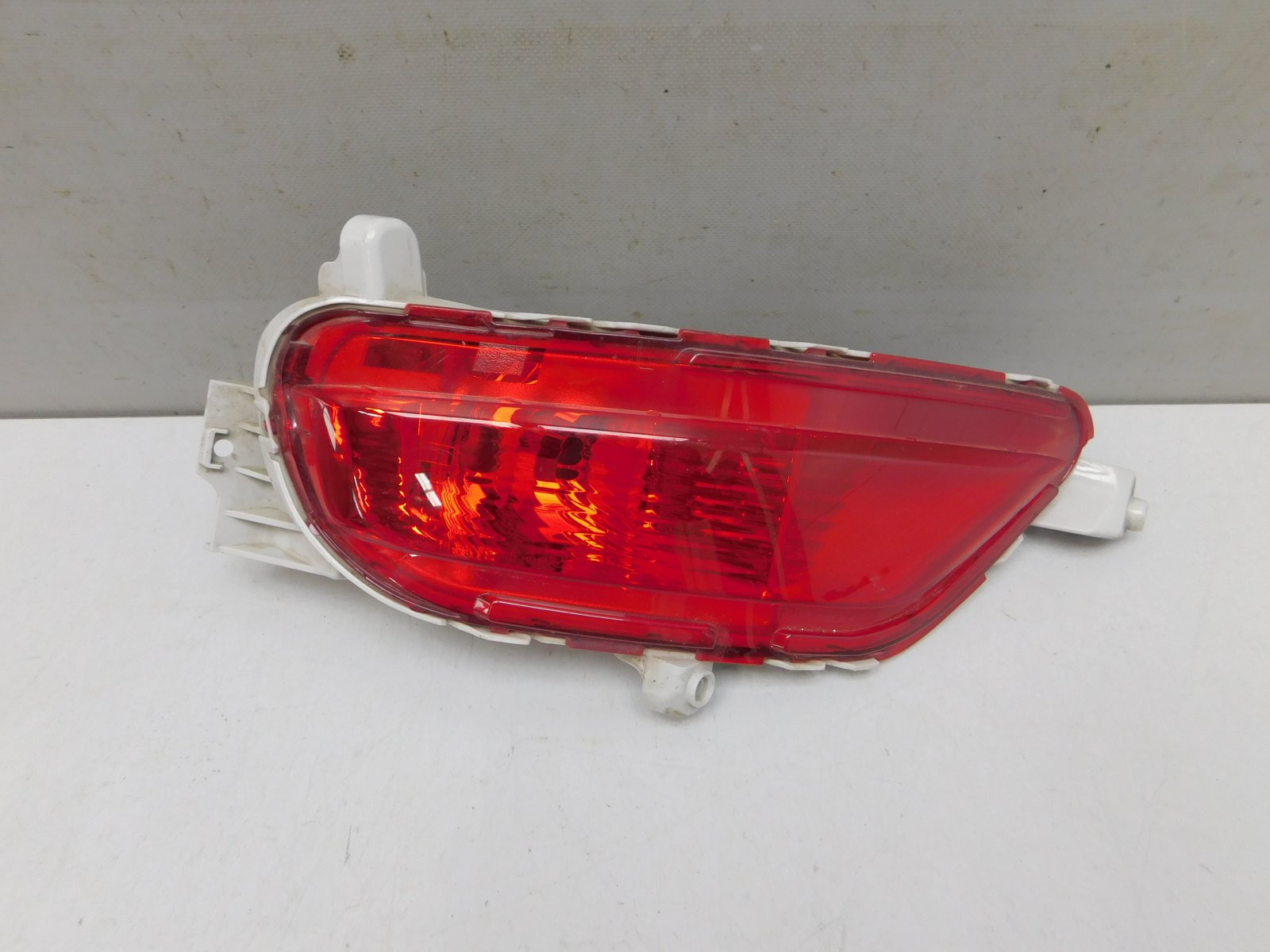 Фонарь задний в бампер левый Mazda CX 5 2017>