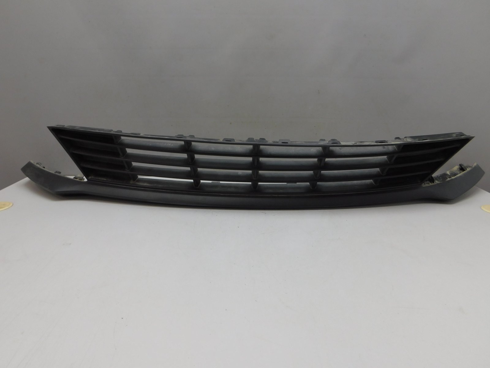 Решетка в бампер центральная Kia Rio 2017>