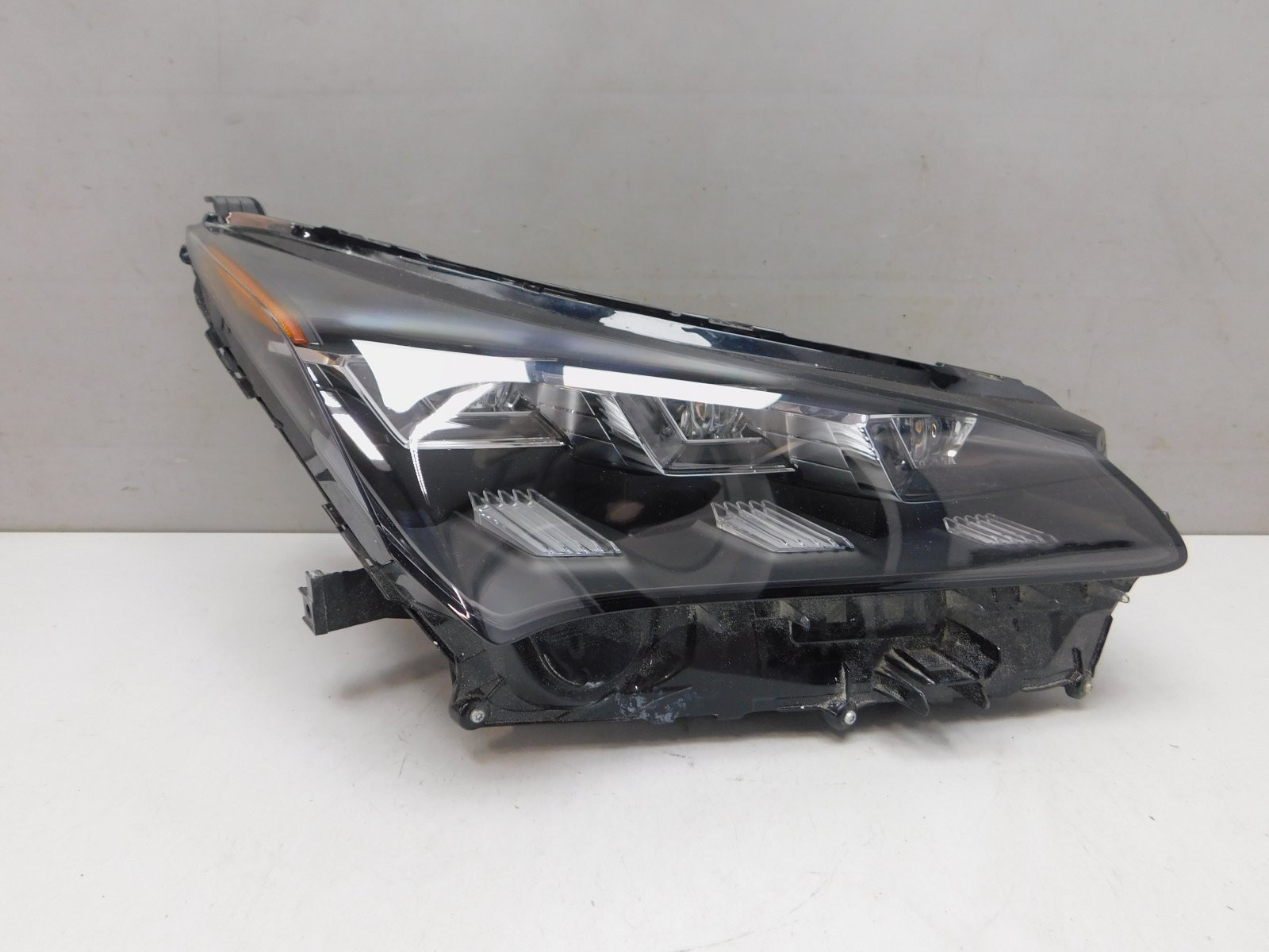 Фара правая Lexus NX 200 2014>