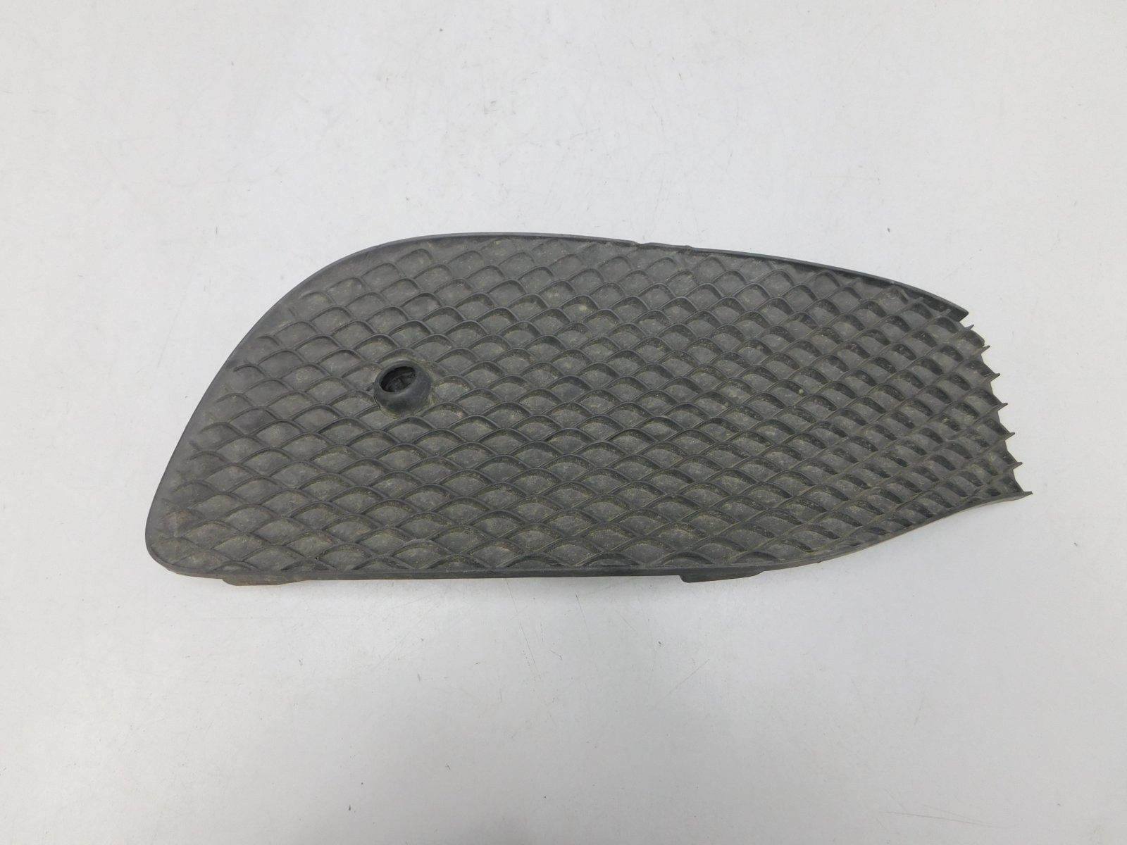 Решетка в бампер правая Mercedes-Benz E-Klasse W213 2016>