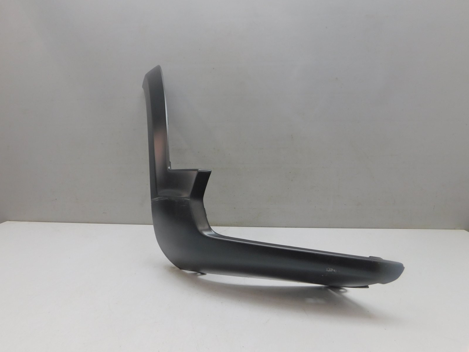 Накладка переднего бампера Volvo V90 Cross Country 2017>