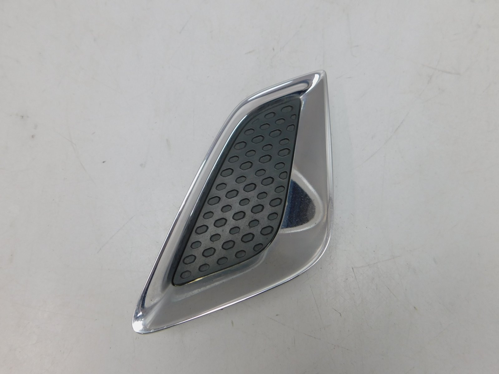 Накладка переднего бампера Mitsubishi Outlander 2012>