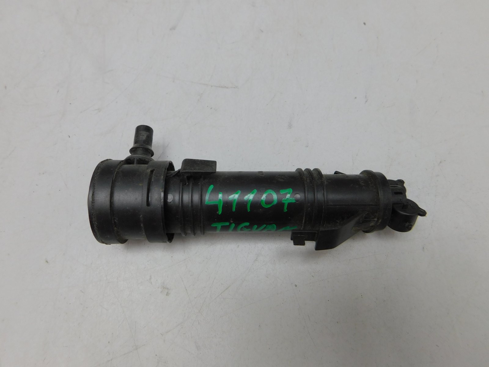 Омыватель фары Volkswagen Tiguan 2007-2017