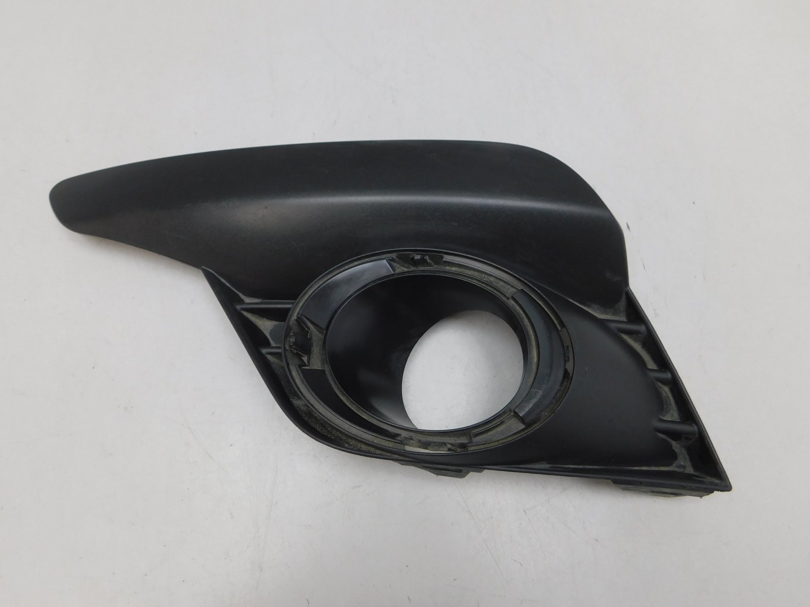 Решетка в бампер левая Renault Logan II 2014>