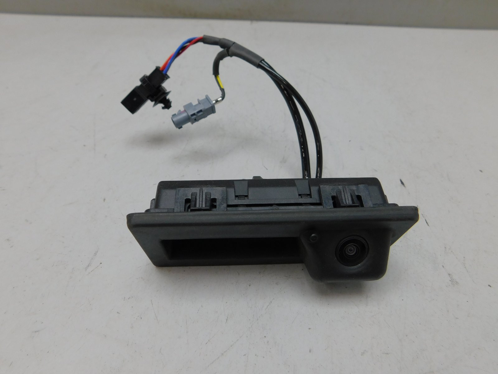 Камера заднего вида Volkswagen Tiguan 2017>