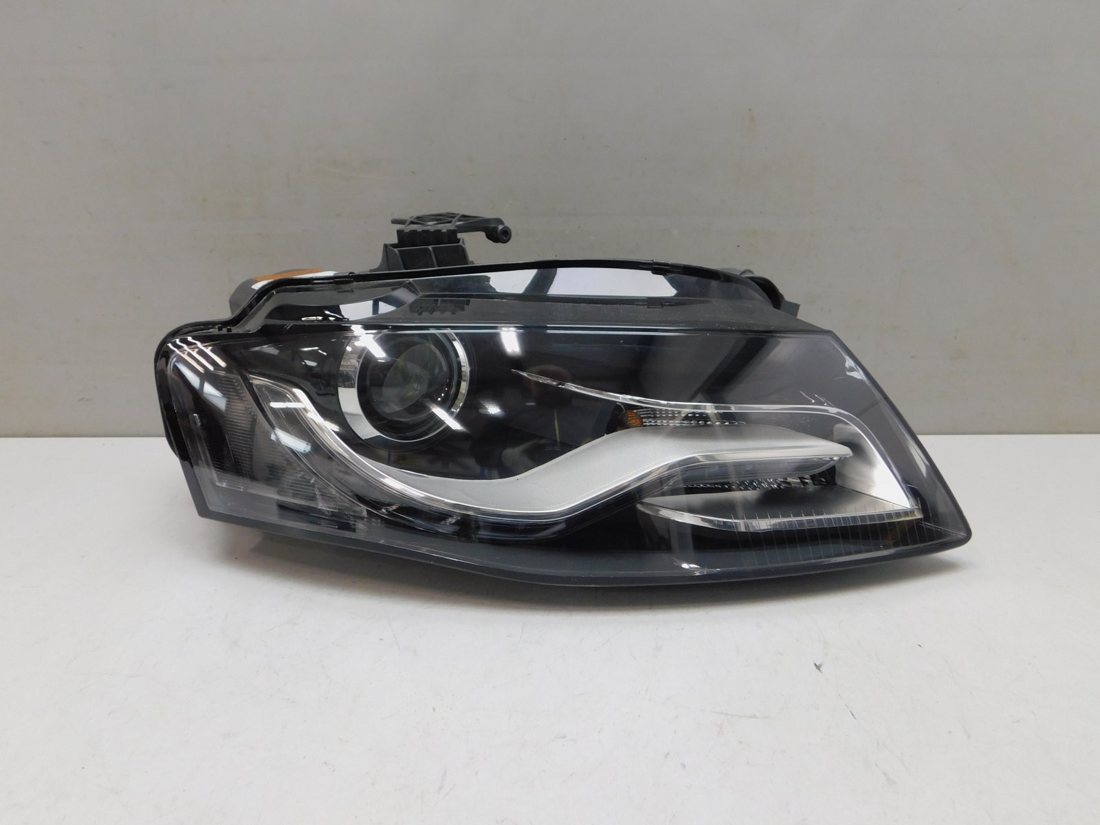 Фара правая Audi A4 [B8] 2007-2015