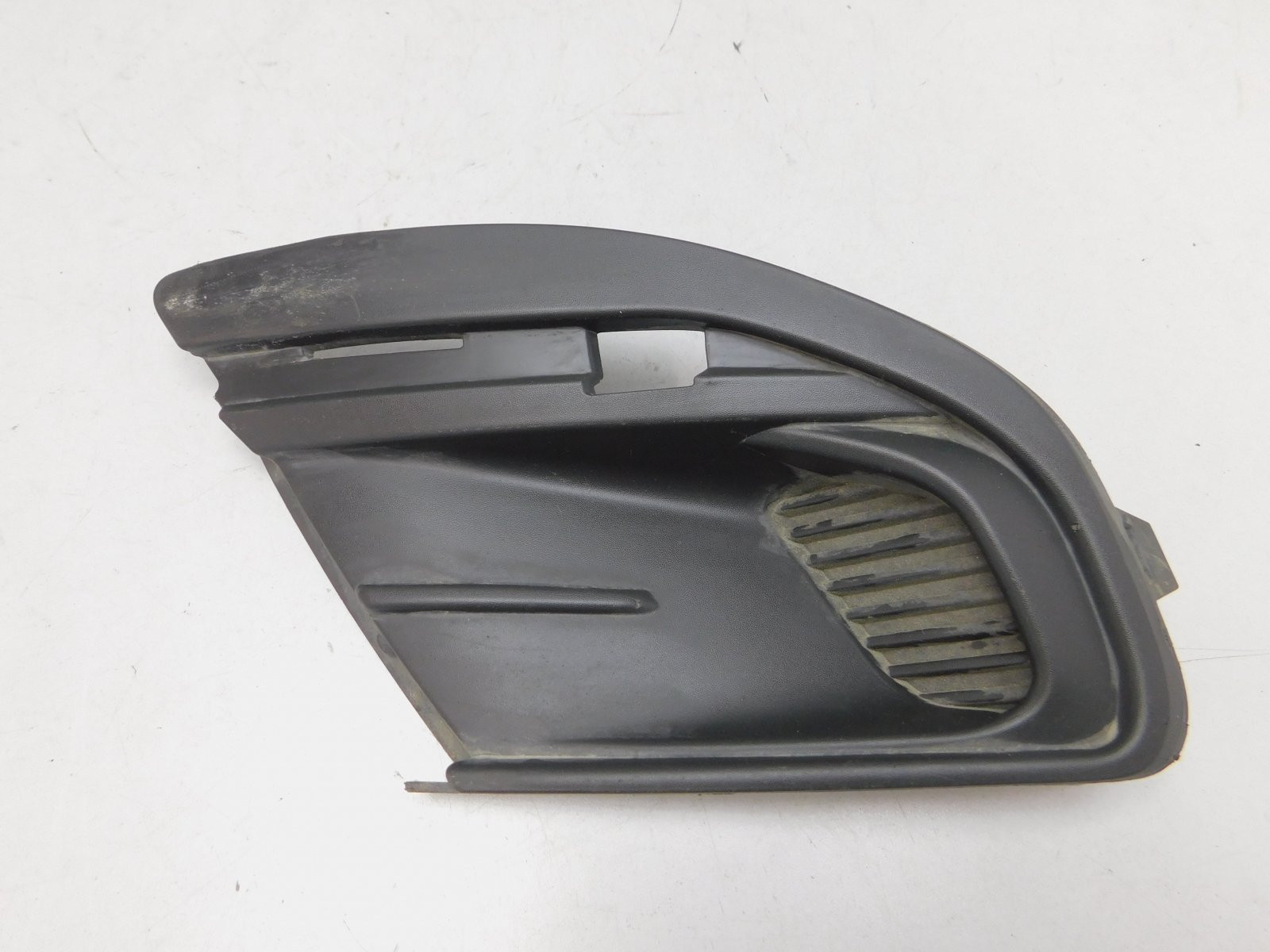 Решетка в бампер левая VAZ Lada Granta 2011>