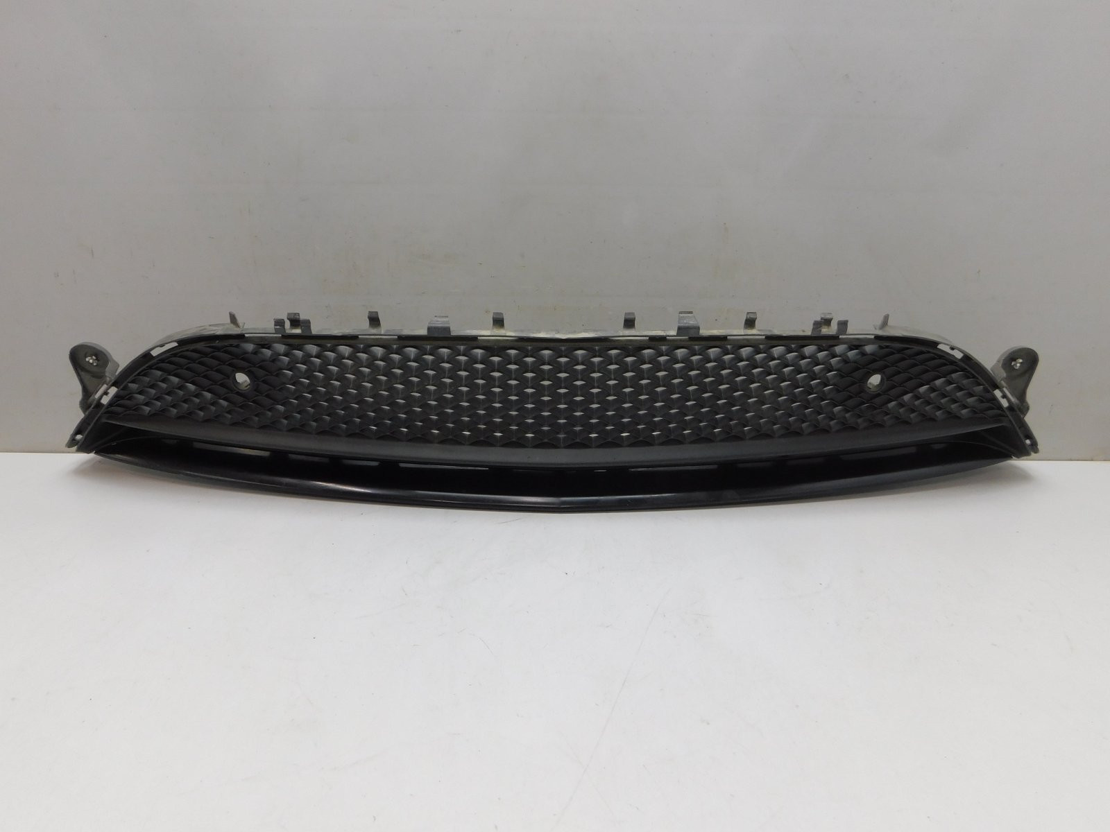 Решетка в бампер центральная Mercedes-Benz E-Klasse W213 2016>