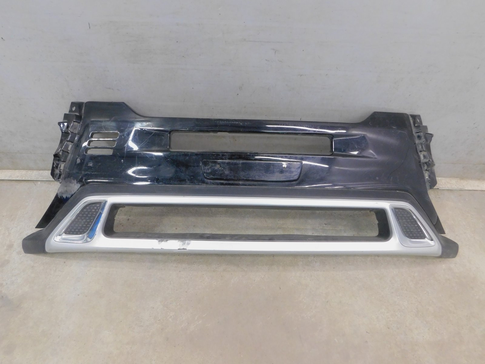 Накладка переднего бампера Mitsubishi Outlander 2012>