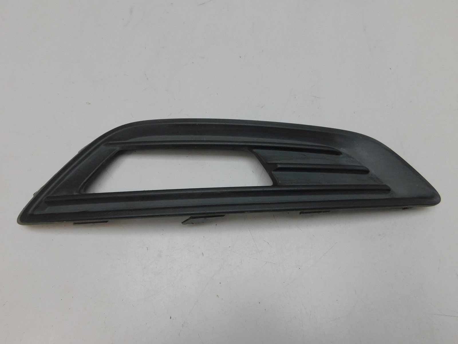 Решетка в бампер левая Ford Focus III 2011>