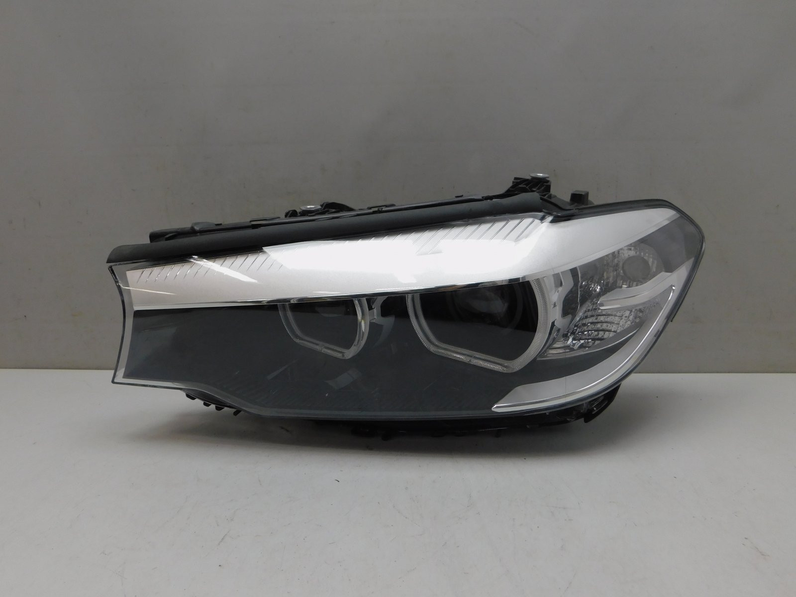 Фара левая BMW 5-серия G30 2016>