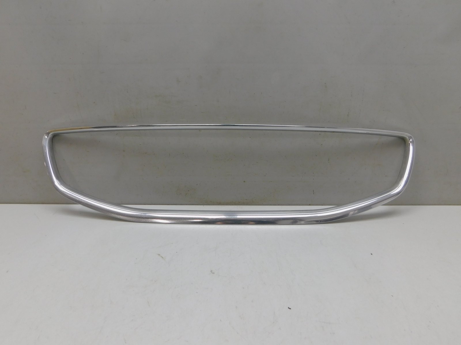 Молдинг решетки радиатора Volvo S60 2010-2018