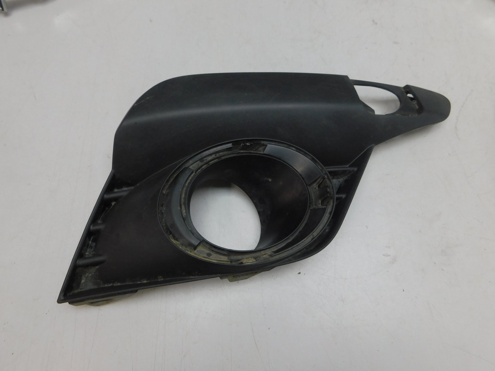 Решетка в бампер правая Renault Logan II 2014>