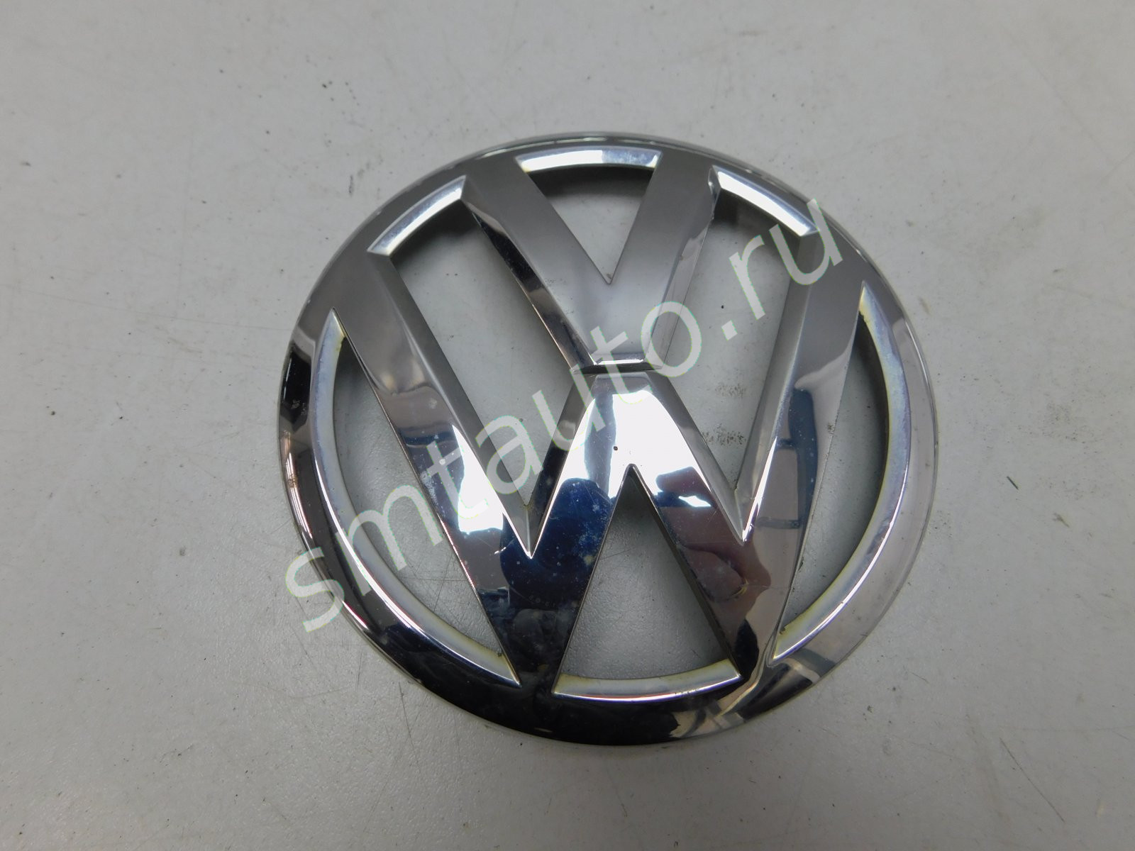 Эмблема для Volkswagen Passat B8 2015>, OEM 510853630A (фото)